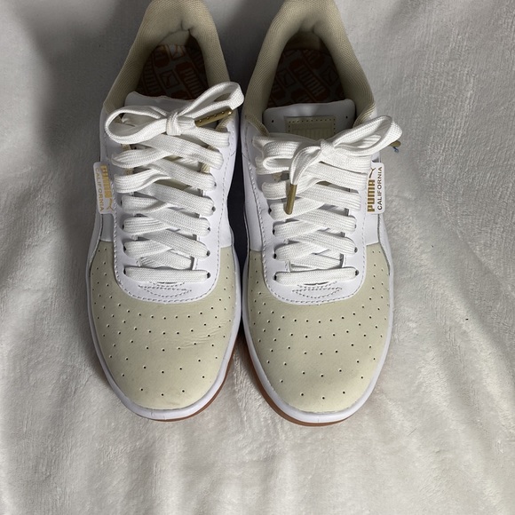 Tennis Shoes - Picture 2 of 5